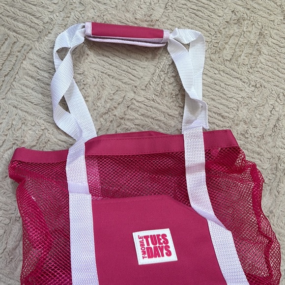Brand new collectible T-Mobile Tuesdays insulated cooler mesh bag shopping tote - Picture 12 of 16